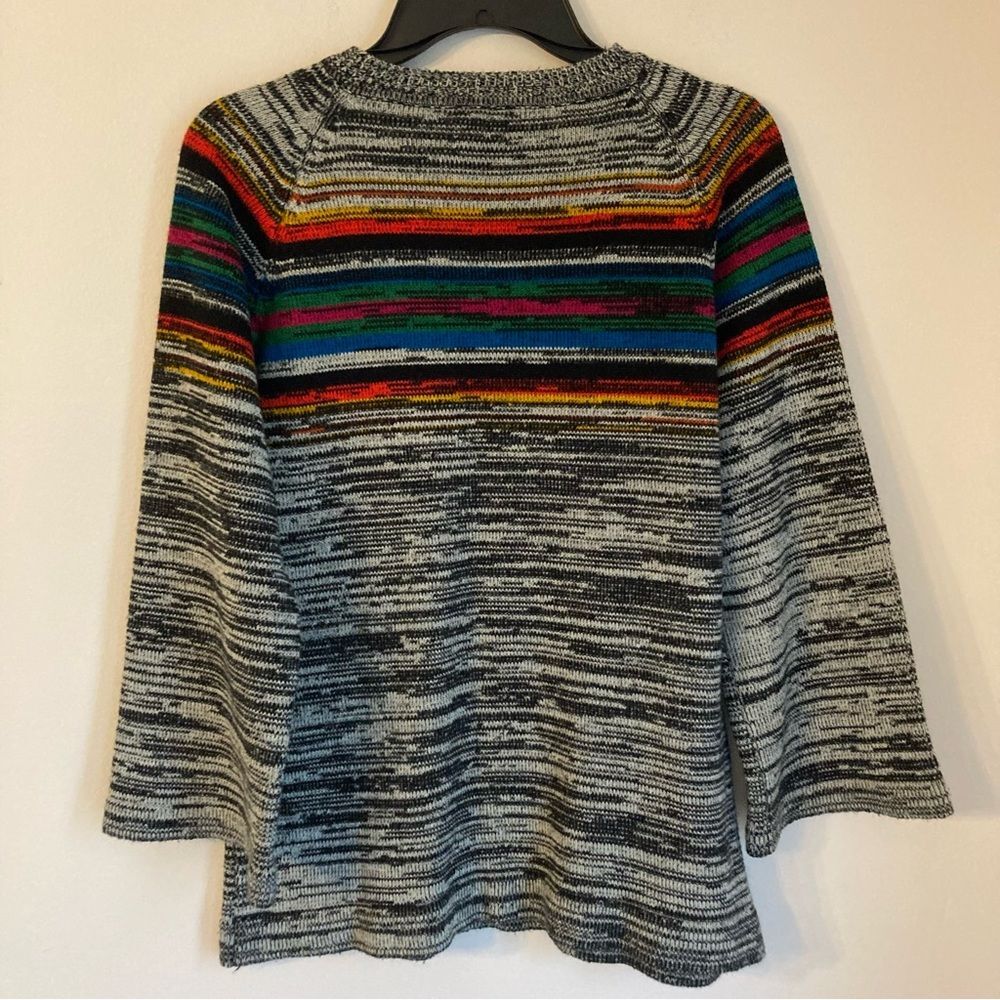 Vintage 70’s Women’s rainbow knit striped bell sleeve sweater. Size medium.EUC!